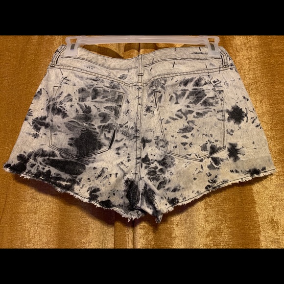 Mossimo bleached black and white high rise shorts - Picture 5 of 5